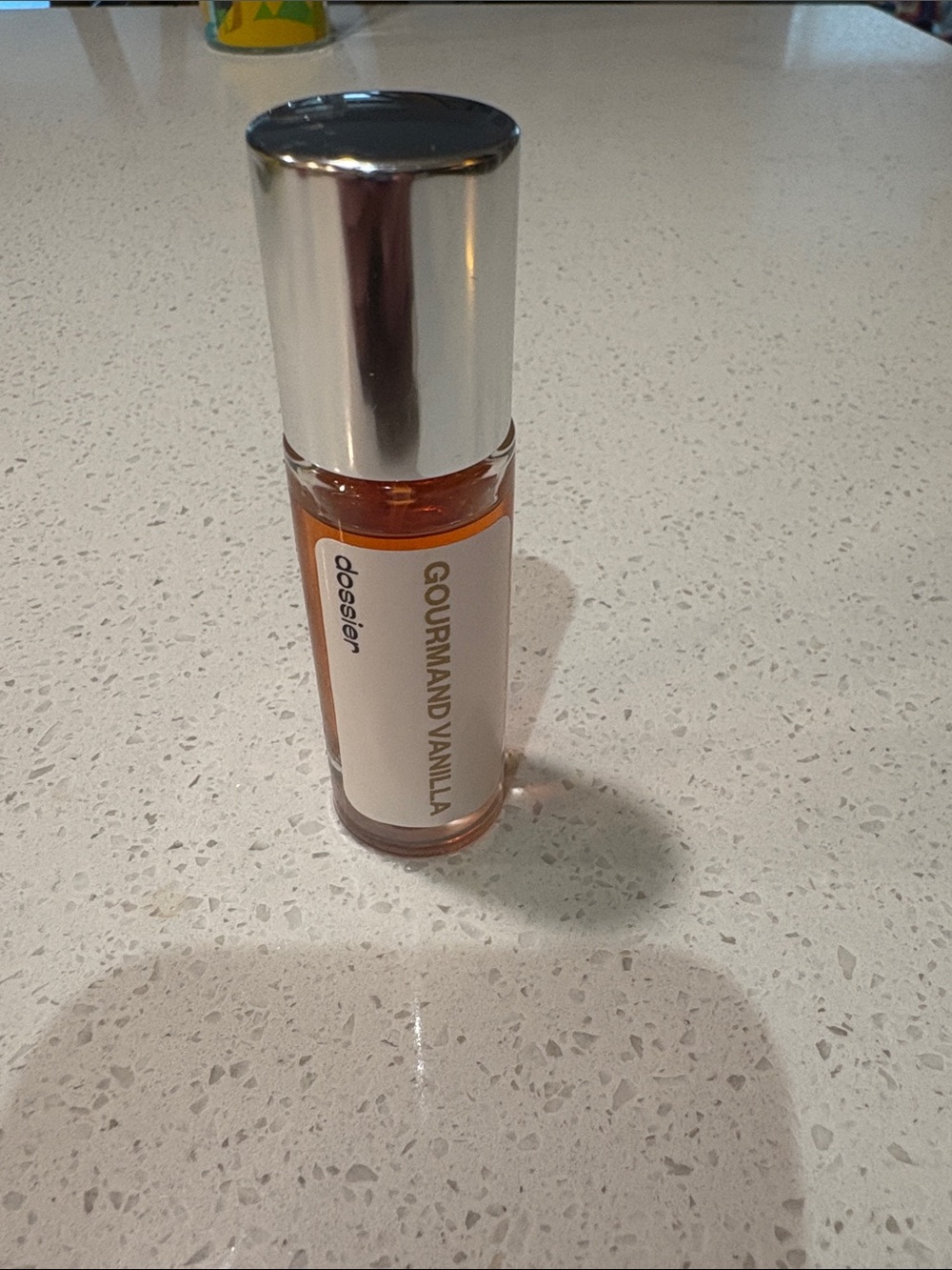 Dossier Gourmand Vanilla Roll-On Fragrance Oil - Amber